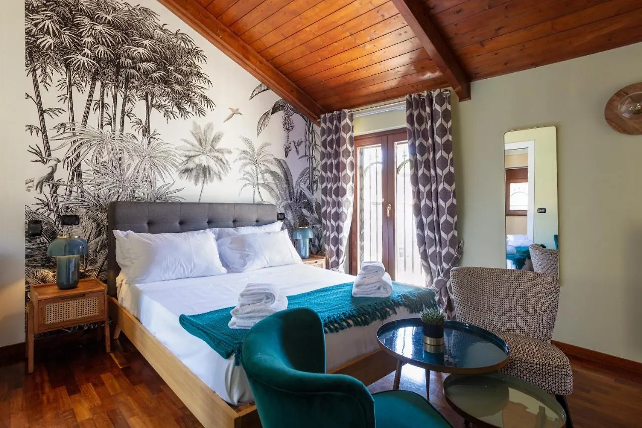 Pavean Suites Frattaminore 0*,  Italia