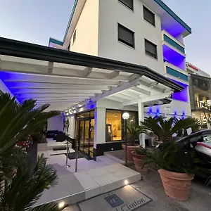 Clinton Hotel